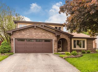 6480 Coach House Rd, Lisle, IL 60532