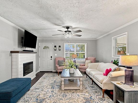 5th image of 135 Glover St