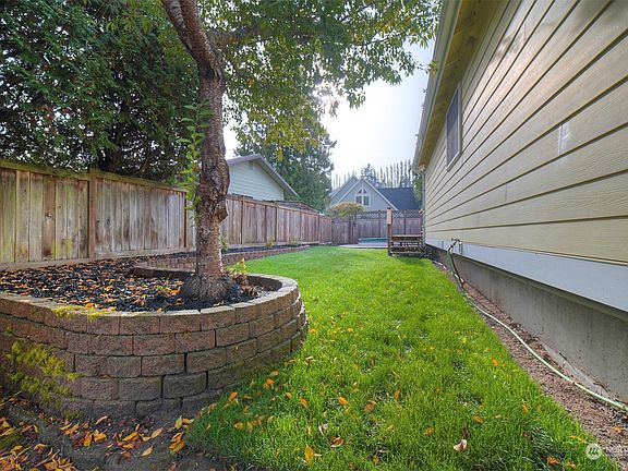 4th image of 18650 13th Ave NE