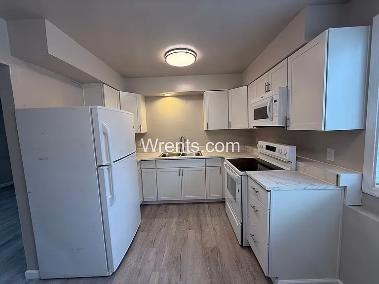 1718 W Boone Ave — Photo 17