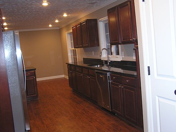 2nd image of 3760 Meadow Gtwy