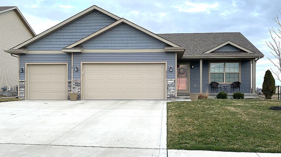 1st image of 4713 NE Oak Dr