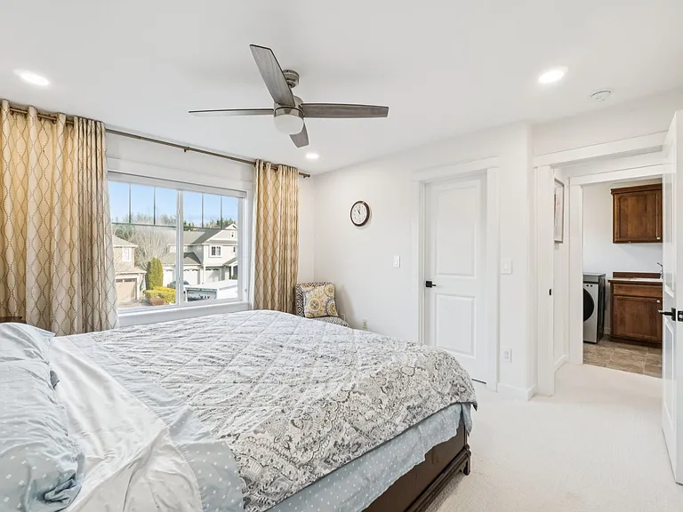 21011 SE 6th Pl — Photo 37