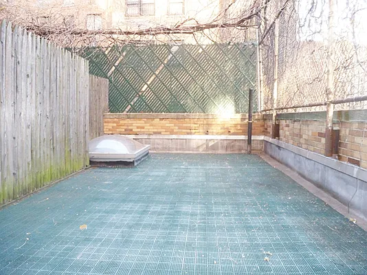 Rented by DSA Realty | media 29