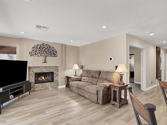 5th image of 8313 Harbour Shores Ct