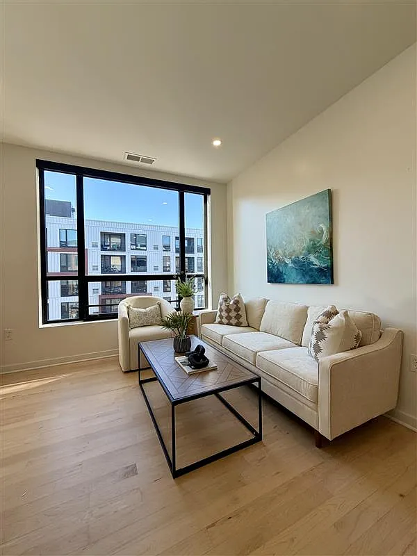 2 bed, 1436 sqft, $3,495 — Photo 4