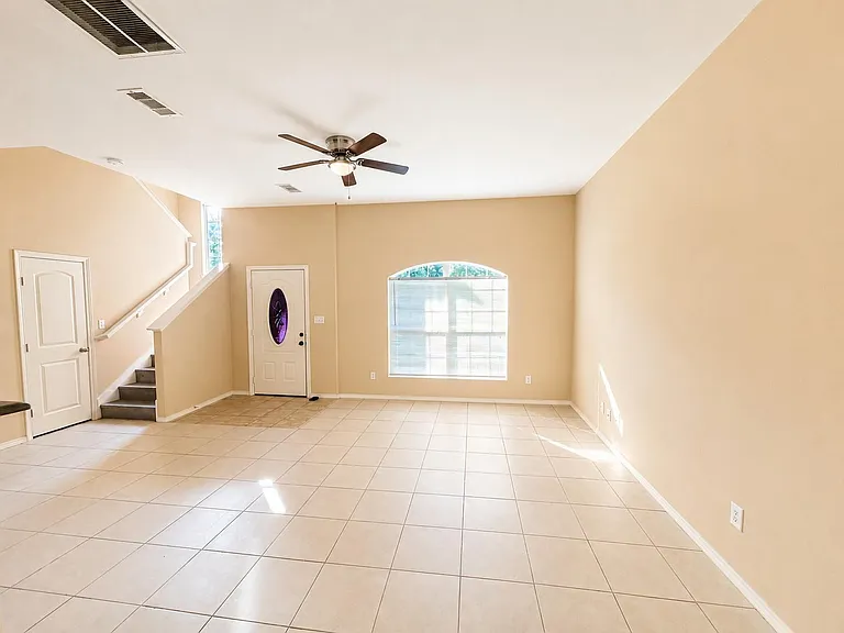 9104 N Green River Dr #E — Photo 5