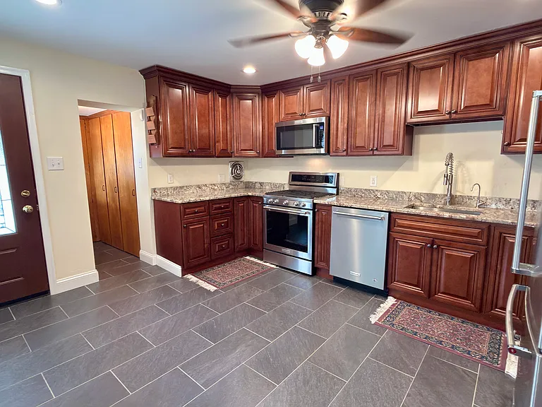 217 Bridge St #1 — Photo 6