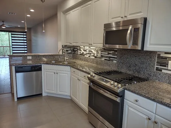 982 Sweetbriar Ln Unit B, Azusa, CA 91702