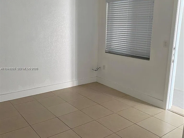 35 SW 21st Ave #4 — Photo 6