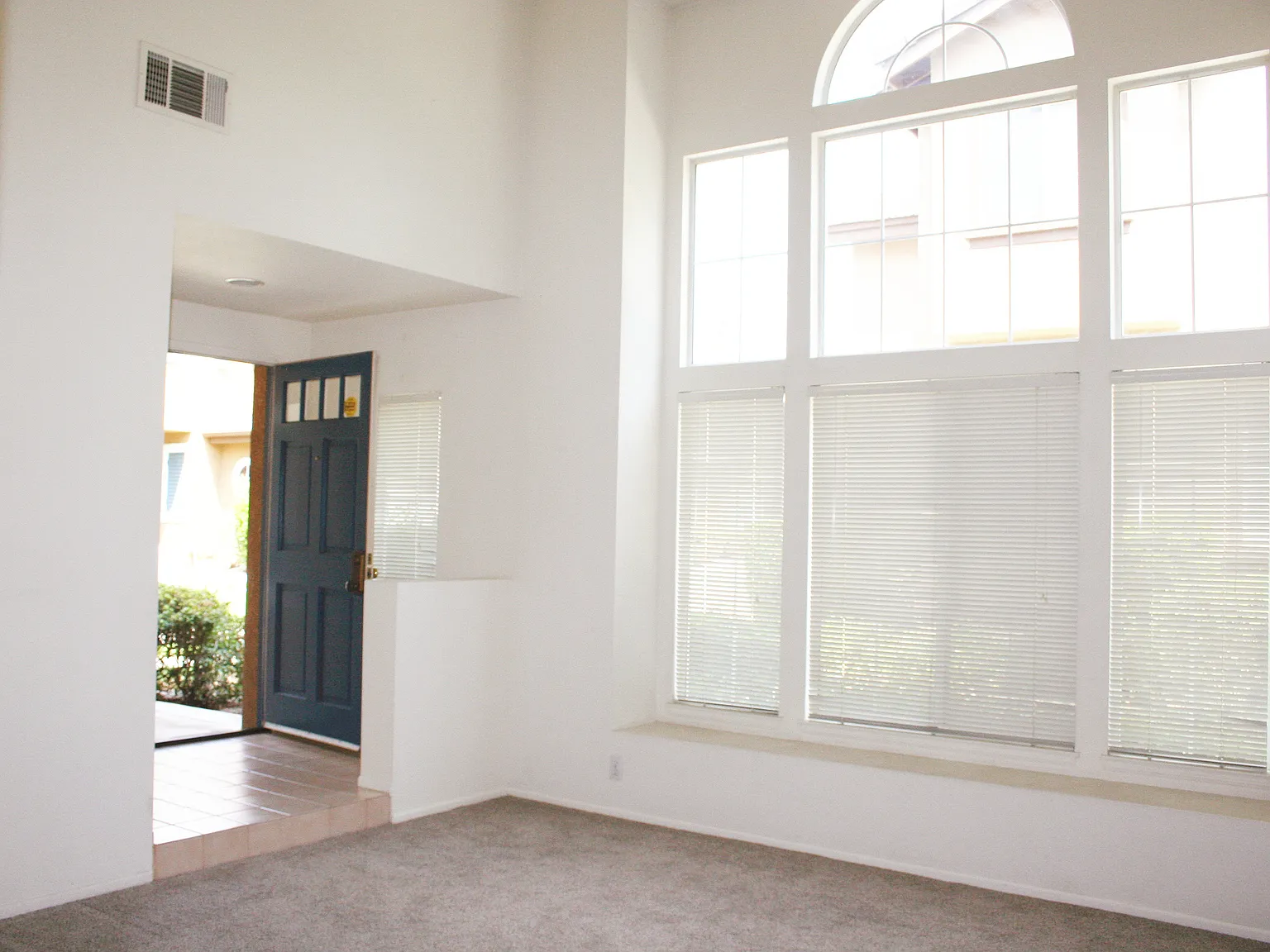 3 bed, 2.5 bath, 1486 sqft, $3,000 — Photo 3
