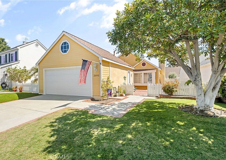 1st image of 21092 Cedar Ln