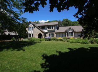 S60W24320 Red Wing Dr, Waukesha, WI 53189