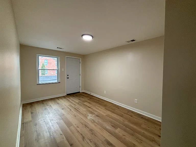 4825 Butler St #1 — Photo 7