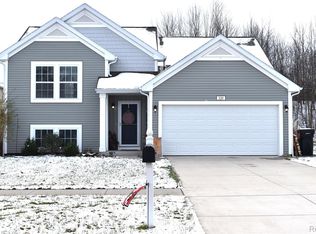 320 Wagonwheel Ct NE, Cedar Springs, MI 49319