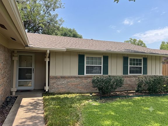 2nd image of 606 Oxford Park