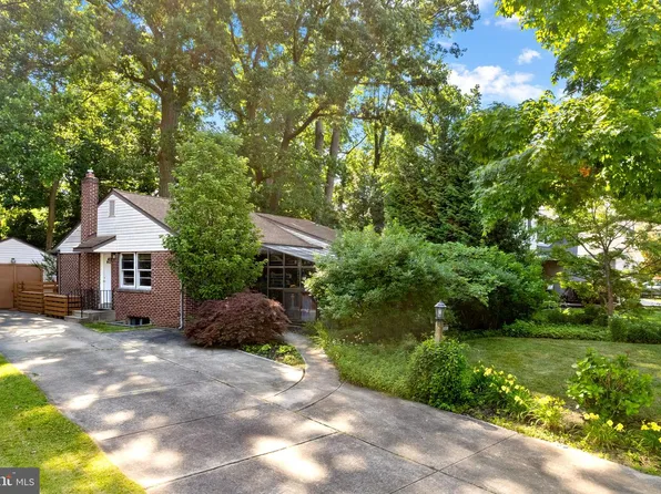 833 Longwood Dr, Haddonfield, NJ 08033