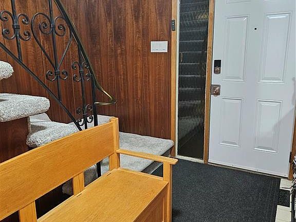 4th image of 2927 Park St