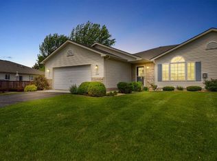 1502 Carriage Cir, Faribault, MN 55021