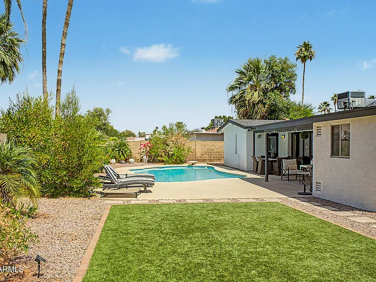 5140 E Poinsettia Dr — Photo 29