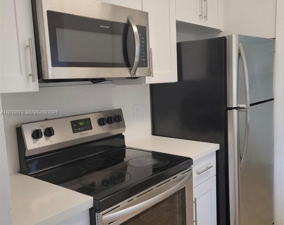 1st image of 5720 Lincoln St #1