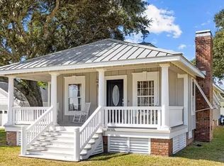 208 Hill St, Cedar Pt, NC 28584