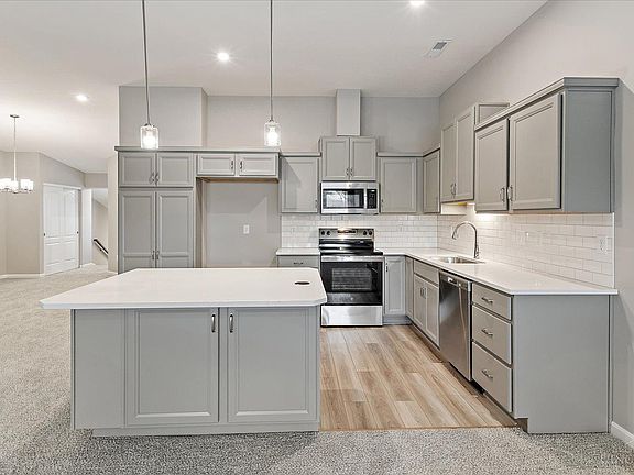 3rd image of 531 Tradition Rdg #81303