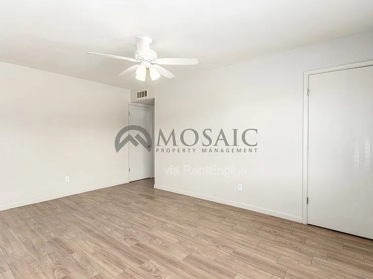 1204 S McClintock Dr #B — Photo 6