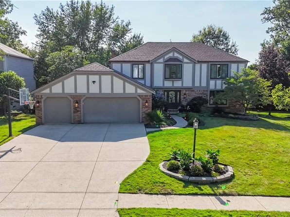 18510 Heritage Trl, Strongsville, OH 44136