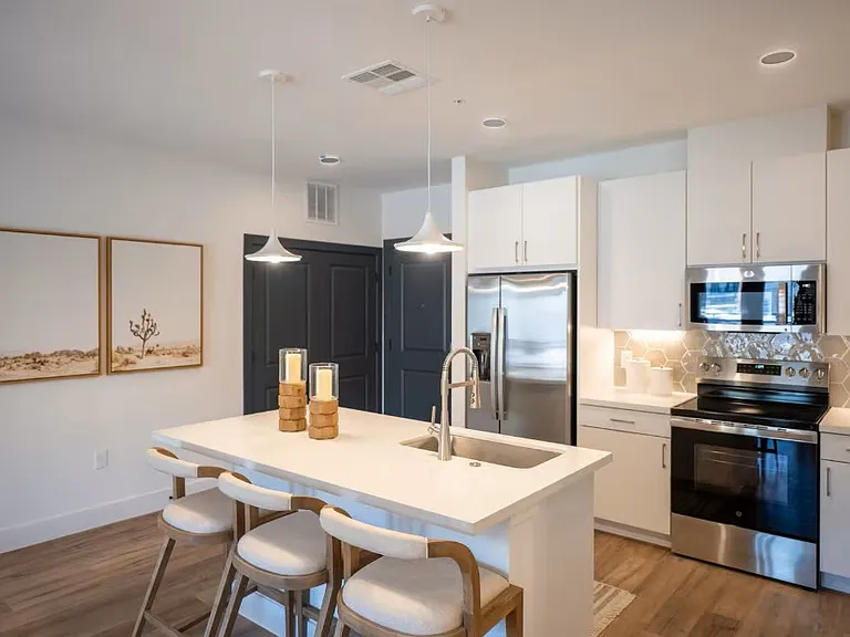 The One at Signal Butte — Photo 1