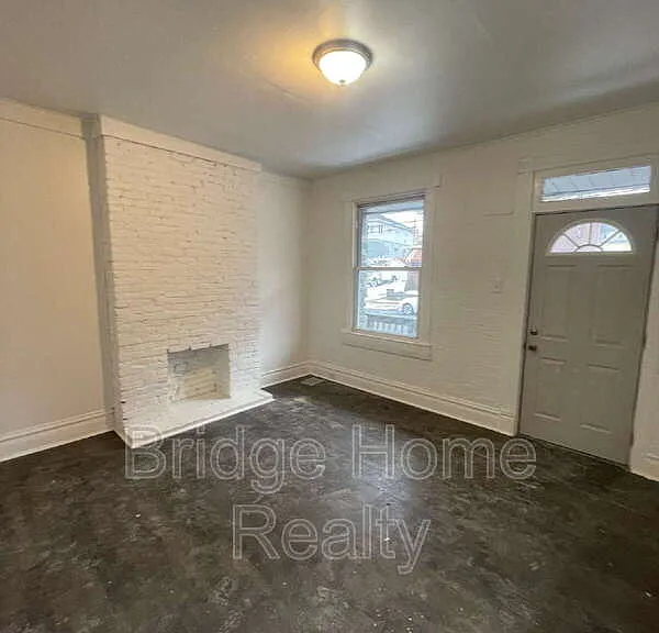 128 S Spring Ave — Photo 5