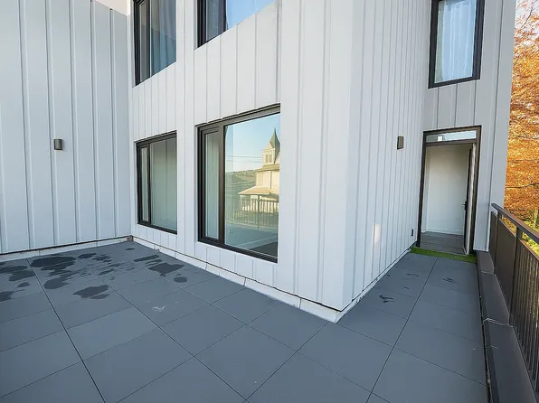 3321 Glenwood Road image 2 of 16