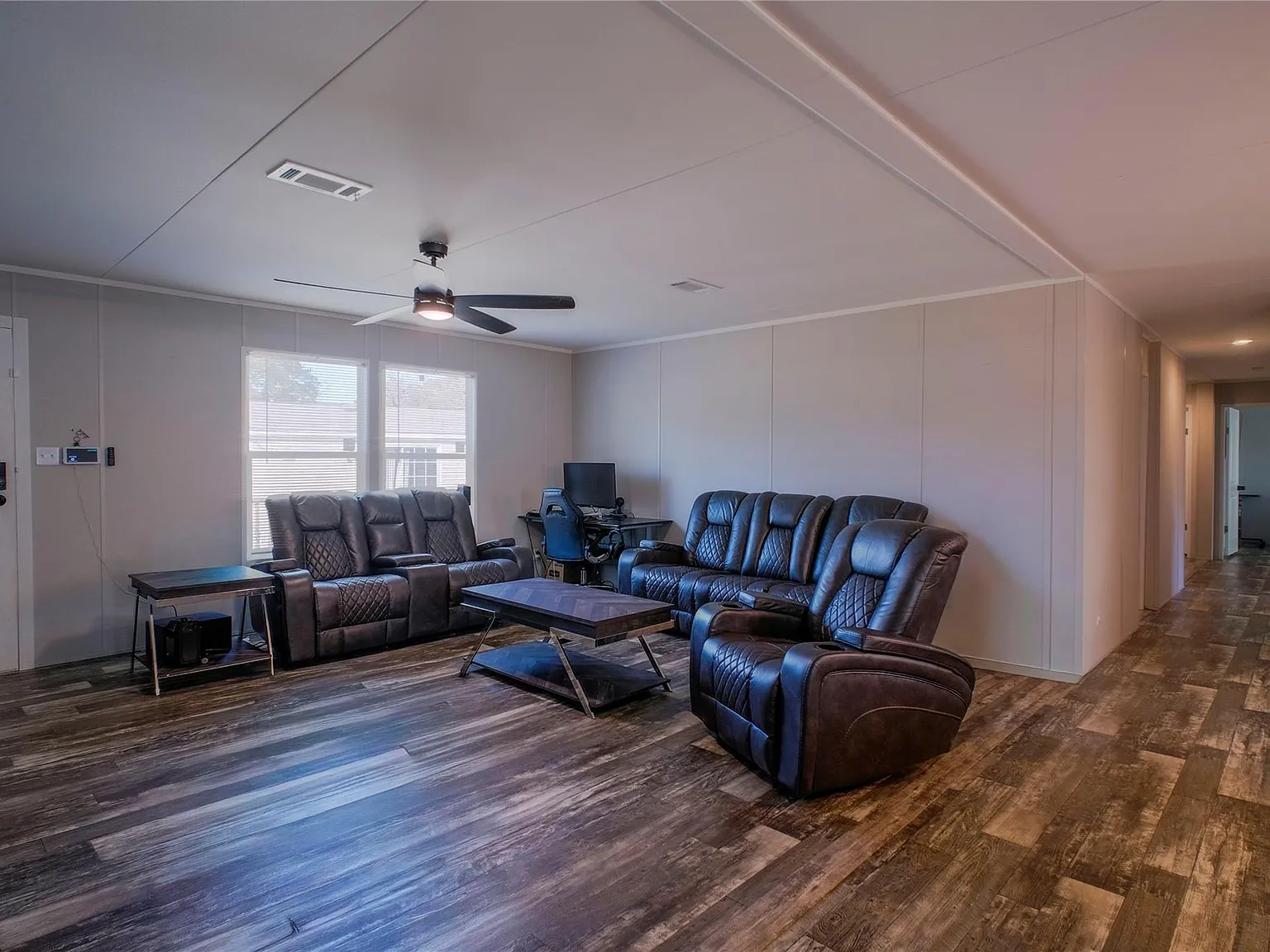 5 bed, 3.5 bath, 2176 sqft, $2,300 — Photo 4