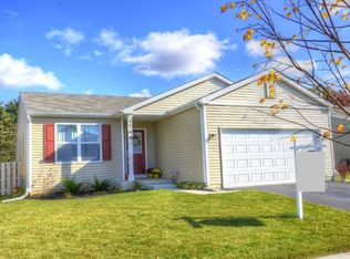 1744 Yasgur Dr, Woodstock, IL 60098
