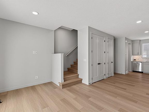4th image of 645 N 53rd Ave SW