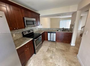 878 Crystal Lake Dr #878, Pompano Beach, FL 33064