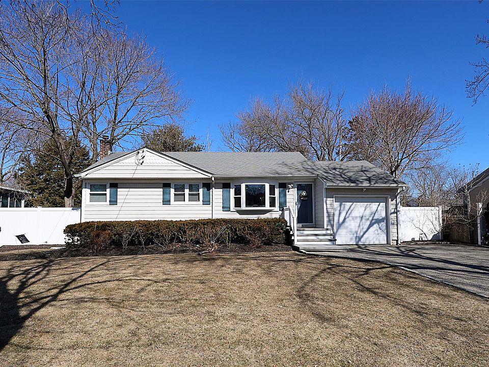 1st image of 11 Gedney Avenue