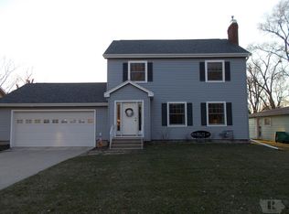1106 N Sycamore St, Creston, IA 50801