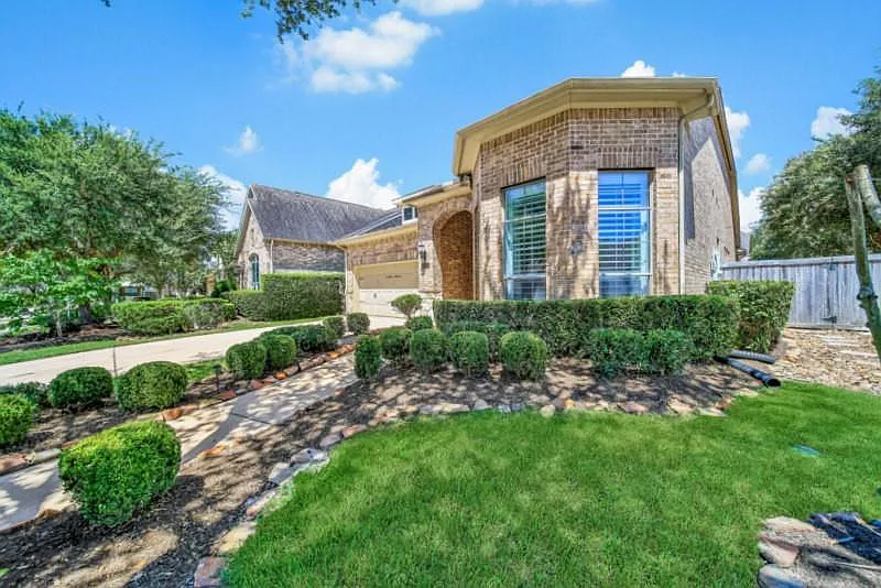 3 bed, 2.5 bath, 2182 sqft, $2,750 — Photo 3