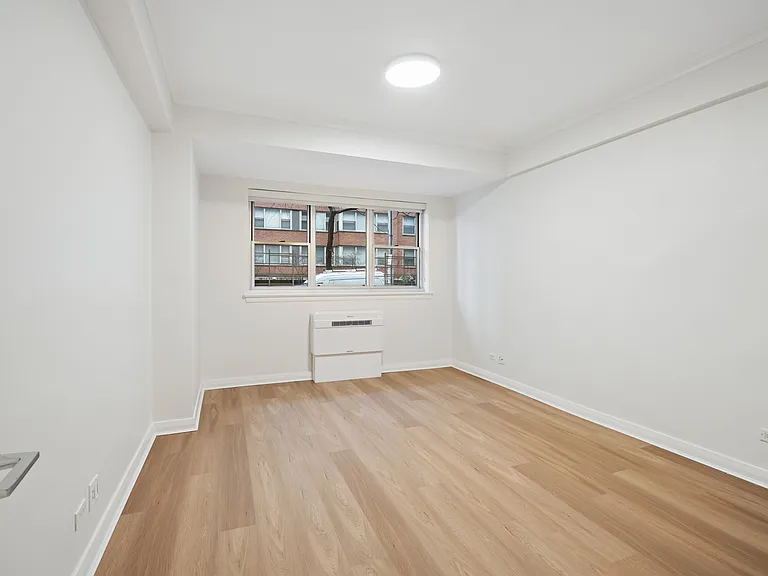 85 E End Ave #1H — Photo 3