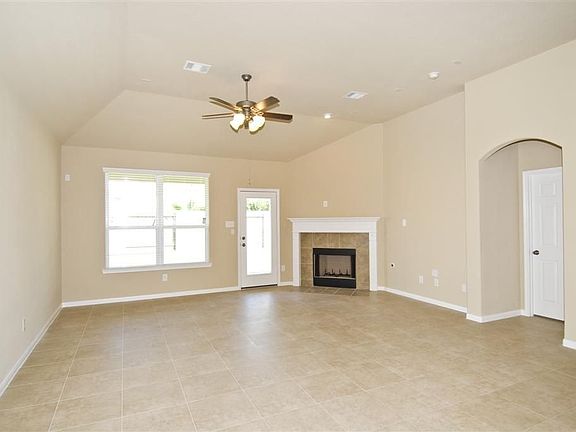 5th image of 26037 Kingshill Dr