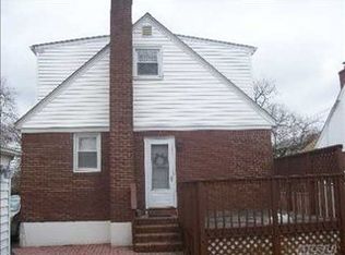 157 E Oxford St, Valley Stream, NY 11580