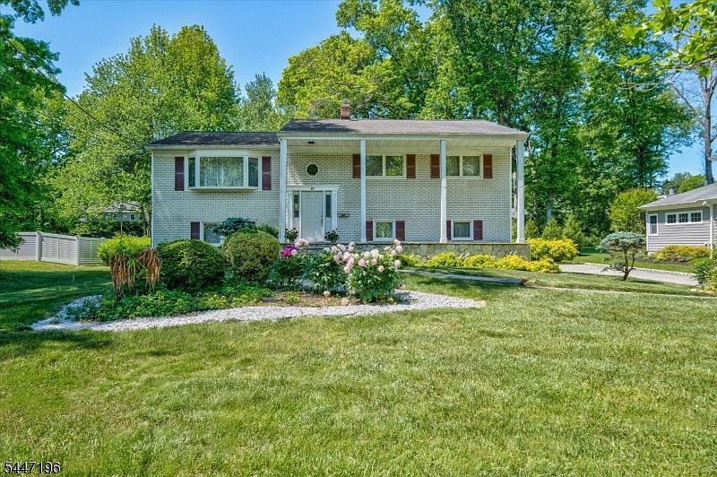 1st image of 57 Robbins Ave