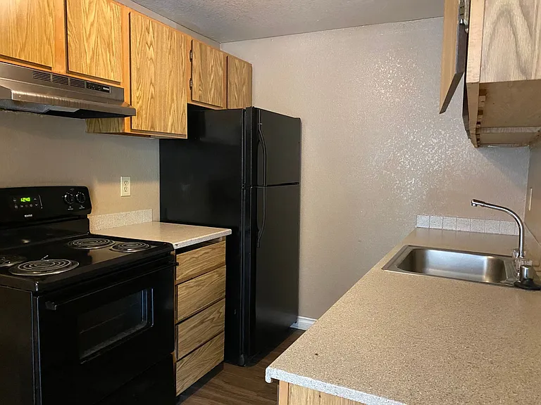 Westwood Apartments — Photo 160