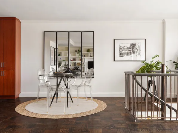 360 West 22nd Street image 4 of 13