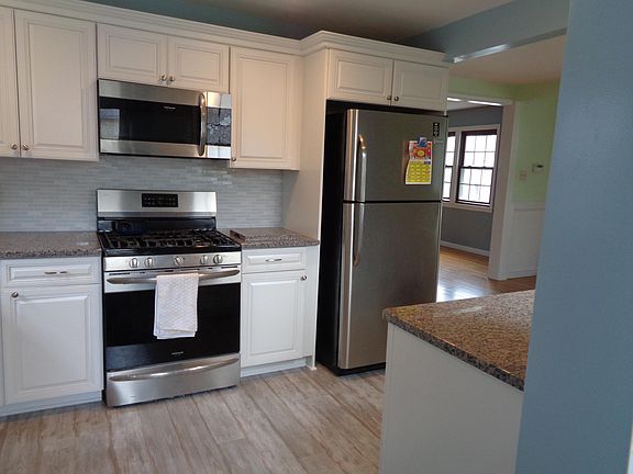 4th image of 46 Hobson St