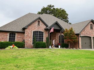 3324 Mountain Dr, Tahlequah, OK 74464