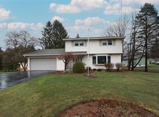 112 Craig Cir, Syracuse, NY 13214