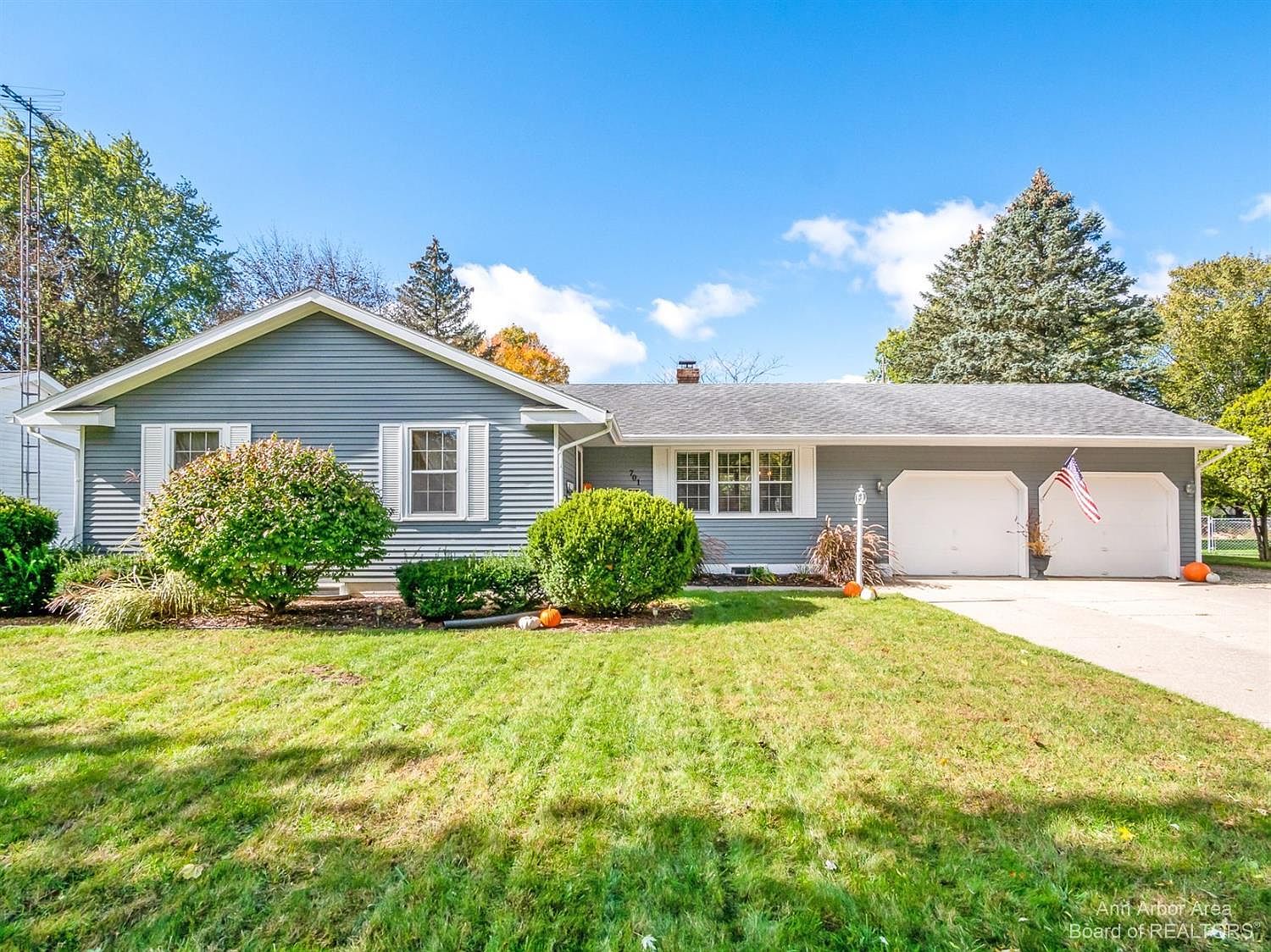 701 Brook St, Tecumseh, MI 49286 | Zillow