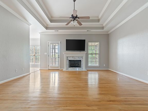 4th image of 4379 Longwood Dr